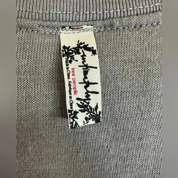 Free People Kelly sweatshirt/shorts in grey size small & extra small - Picture 9 of 9